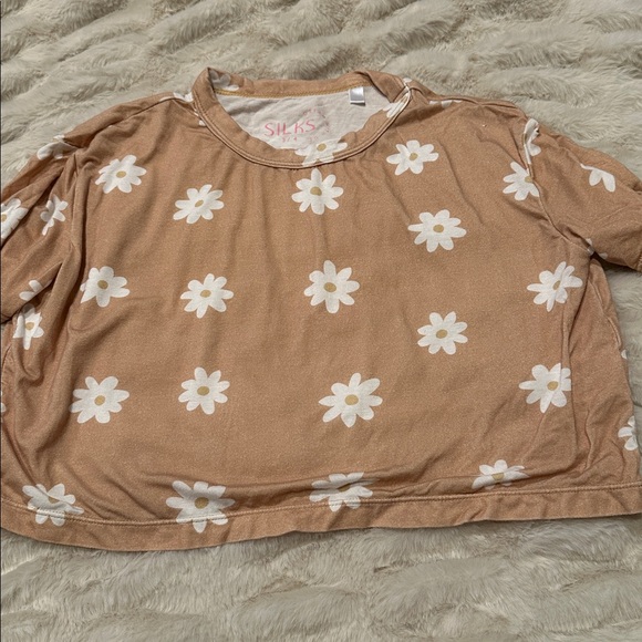 Silks size 3/4 Floral Pajama Set in Tan and White.  Great condition - Picture 2 of 4